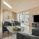 Vakantiehuis Cozy In Idestrup With Sauna *