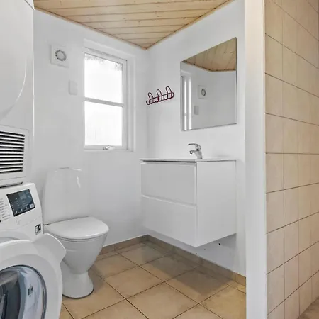10 Bedroom Stunning In Idestrup Bøtø By